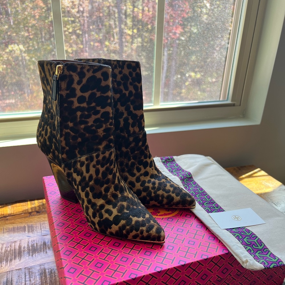 Tory Burch Lila 90MM Zip Up Ankle Bootie